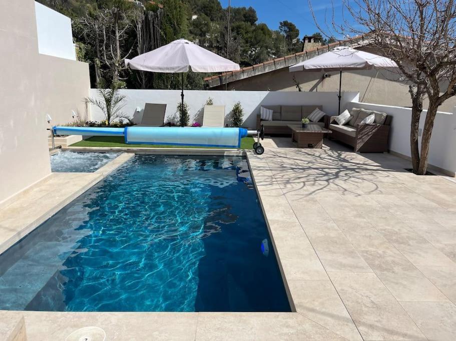 Lux Spa 2 Barcelona Vallirana Exteriér fotografie